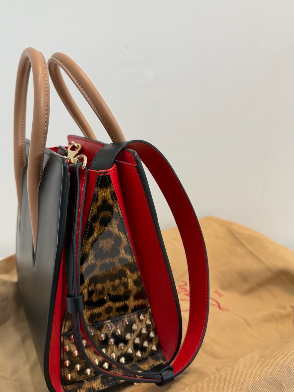 The Christian Louboutin Black Patent Paris Paloma Calf Bag - Picture 2 of 6
